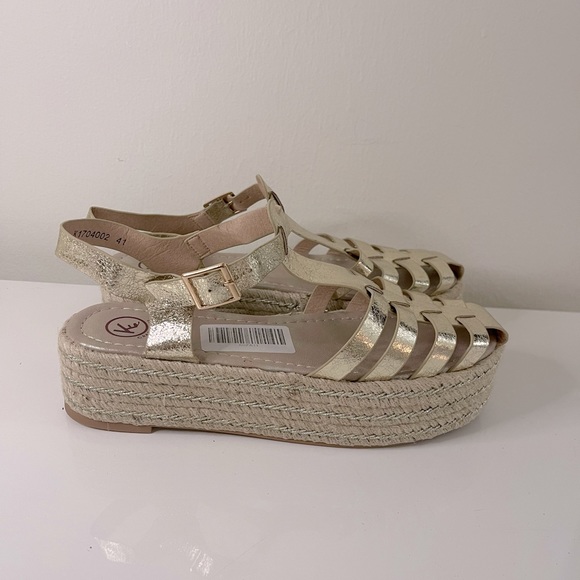 NEW! Kylie Crazy Shoes Gold Flat Platform Espadrilles Wedges. Size 41 / US 11. - Picture 7 of 8